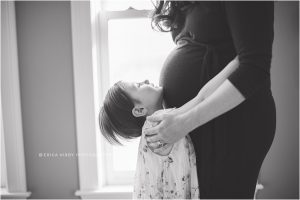 Northwest Arkansas Maternity Photographer - in home lifestyle pregnancy photo shoot nwa - erica kirby photography