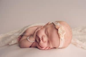 Newborn Photography Northwest AR | Soft vintage inspired newborn baby girl photo session | Erica Kirby Photography