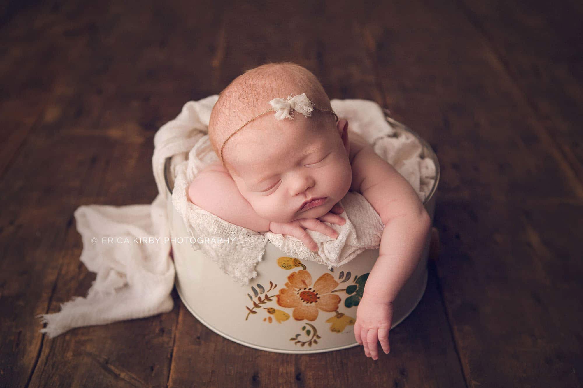 Newborn Photography Northwest AR | Soft vintage inspired newborn baby girl photo session | Erica Kirby Photography