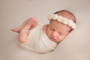 Newborn Photography Session with soft neutral tones | Northwest Arkansas Erica Kirby Photography