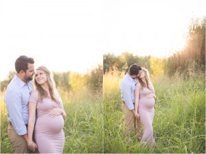 Maternity Photographers Northwest AR - pregnancy photo session in grassy field and willow trees in Rogers Arkansas - Bentonville newborn and maternity photographer erica kirby photography