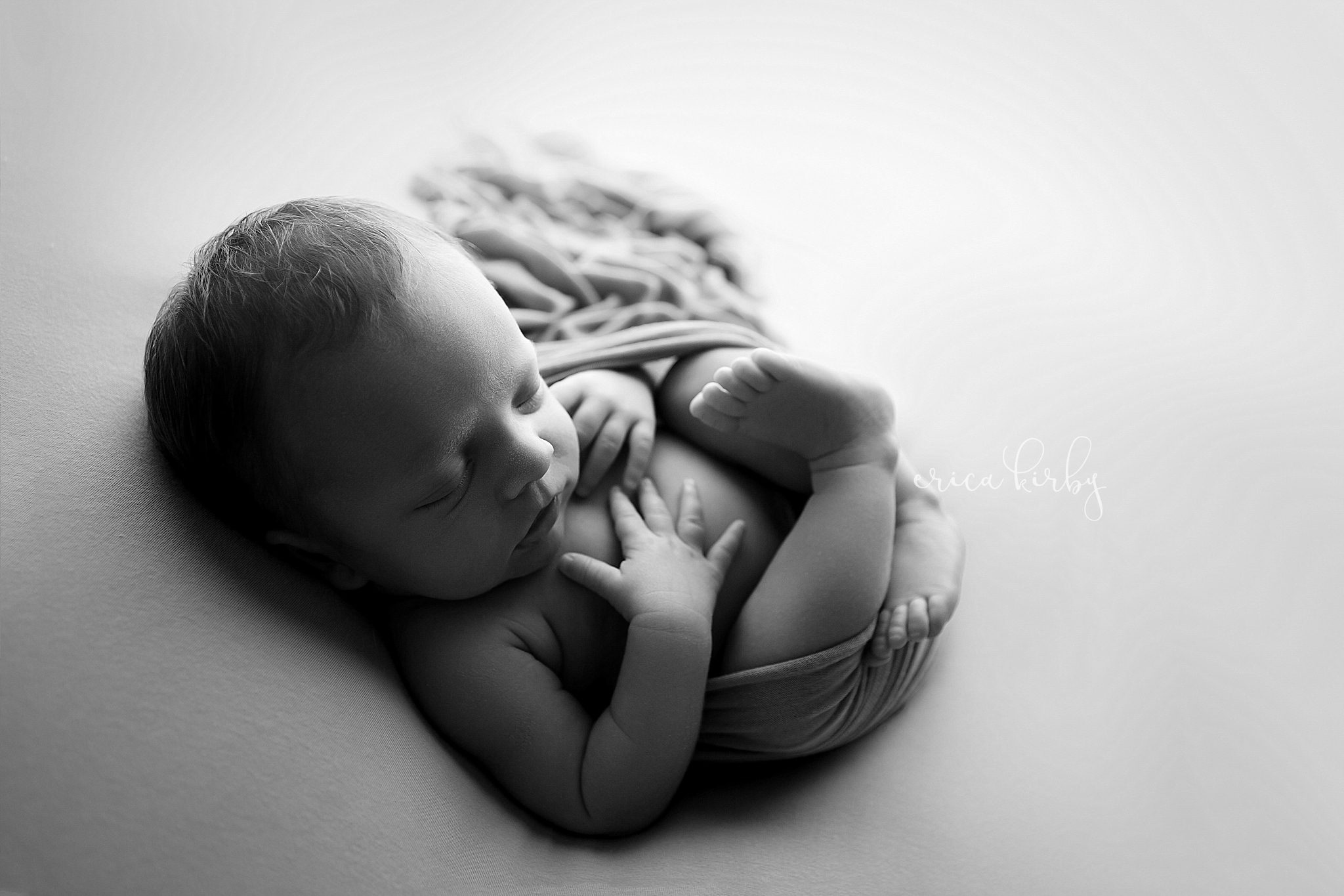 natural posing lifestyle newborn photography session nwa bentonville fayetteville arkansas - erica kirby photography