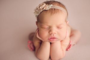 Classic Newborn Photo Session Bentonville AR - baby girl newborn photography in northwest arkansas nwa fayetteville rogers fort smith river valley