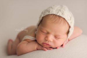 Classic Newborn Photo Session Bentonville AR - baby girl newborn photography in northwest arkansas nwa fayetteville rogers fort smith river valley